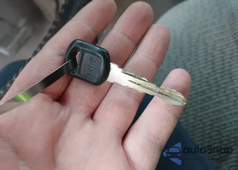 1998 Chevrolet K1500 Fleetside из США, поврежденный, VIN 1GCEK19R1WR162215